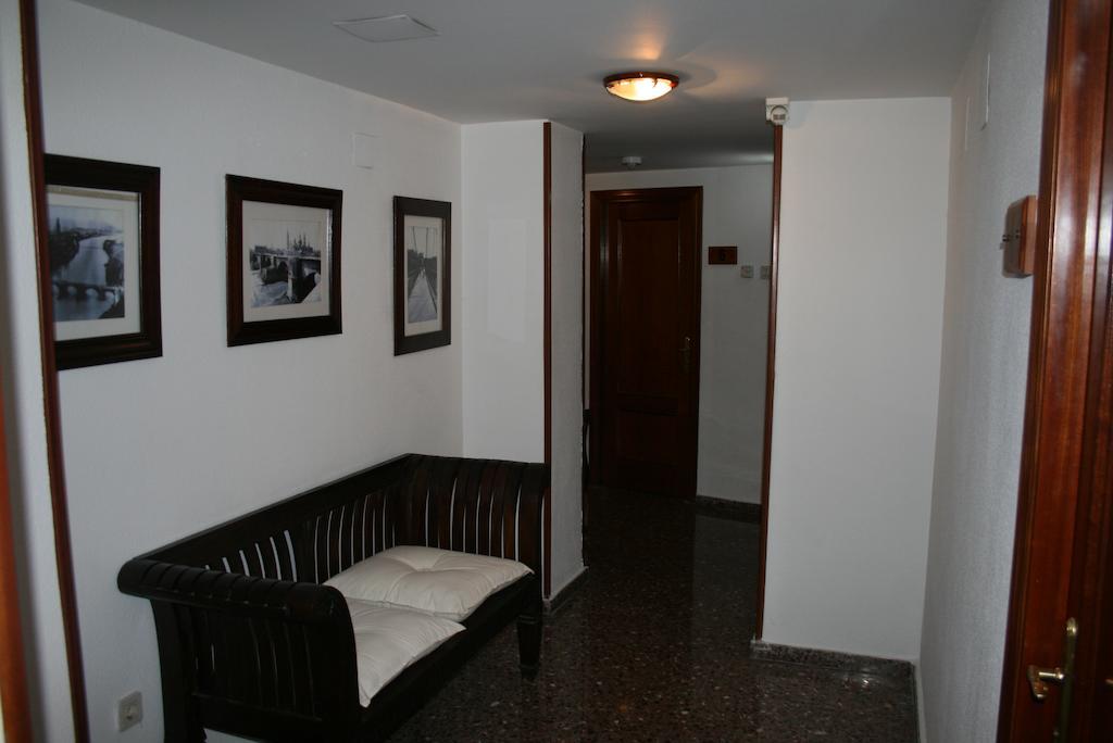 Hostal Puente De Piedra Zaragoza Ngoại thất bức ảnh