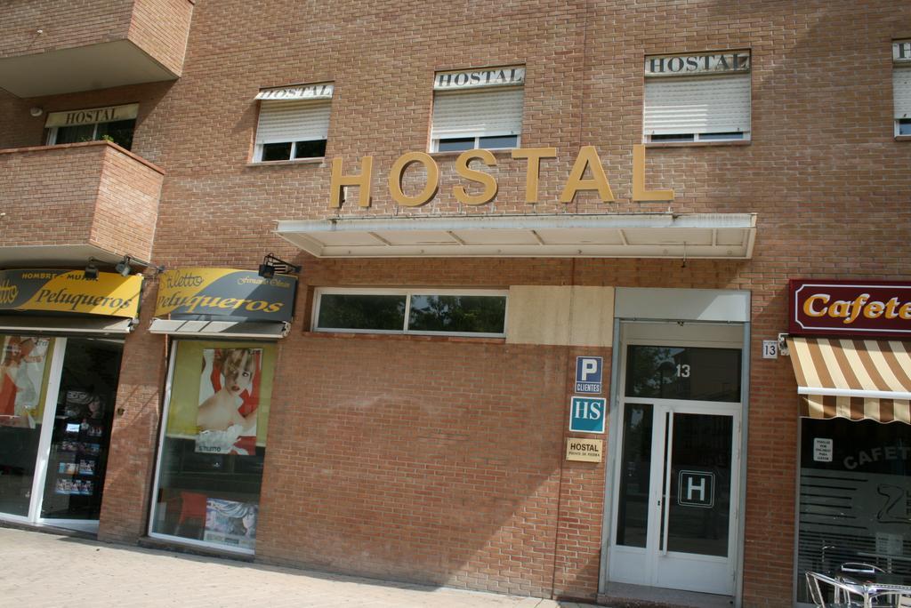 Hostal Puente De Piedra Zaragoza Ngoại thất bức ảnh